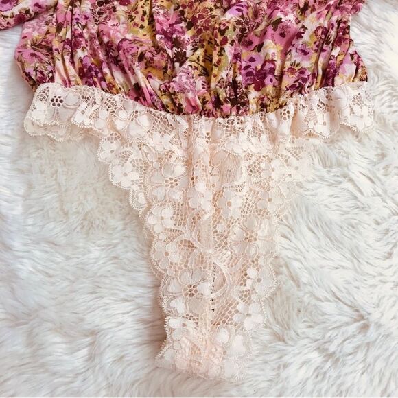 FREE PEOPLE Heat Wave Pink Floral Long Sleeve Bodysuit Thong‎ Crochet Lace New - Picture 13 of 13